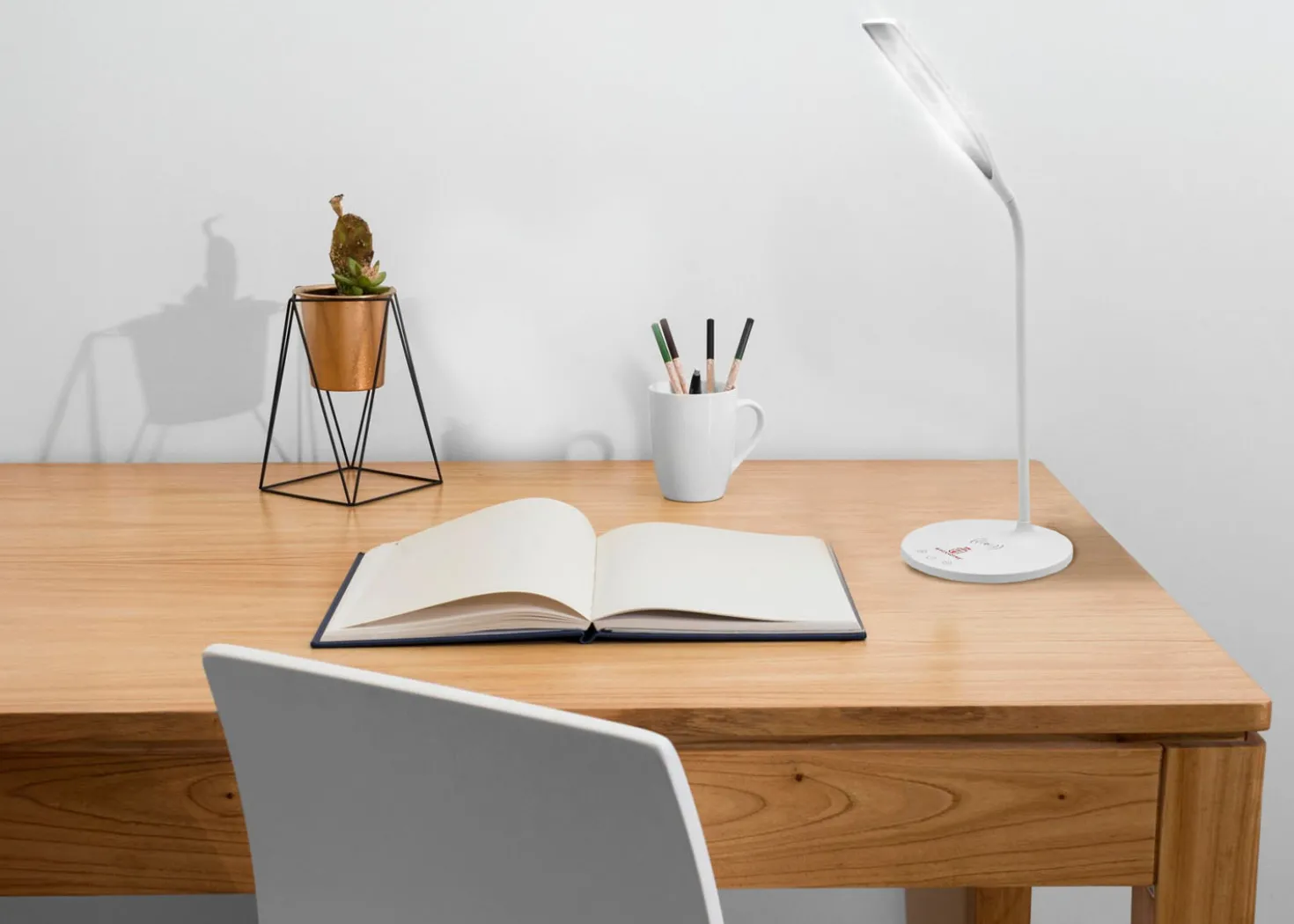 Magnadyne Lampada da Tavolo a LED con Ricarica Wireless