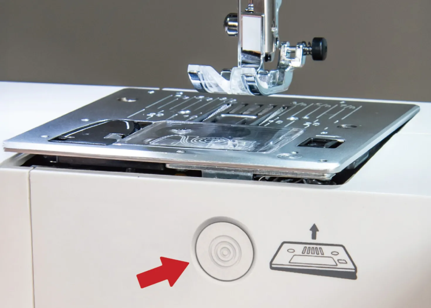 Necchi Sweet NE210 Macchina per Cucire e Ricamare in collaborazione con Eleonora Galvagno con Tablet e Software DRAWings Creative