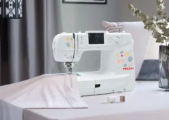 Necchi Sweet NE210 Macchina per Cucire e Ricamare in collaborazione con Eleonora Galvagno con Tablet e Software DRAWings Creative